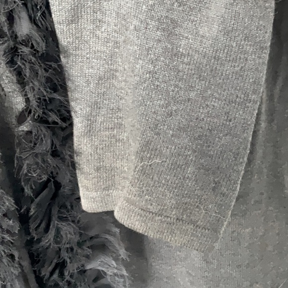 Escapade cardigan with ruffled raw edge. - Picture 4 of 6